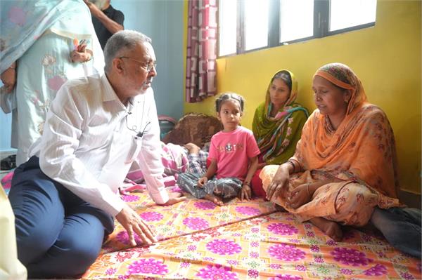 health minister dr  balbir singh visits flood affected areas of gurdaspur